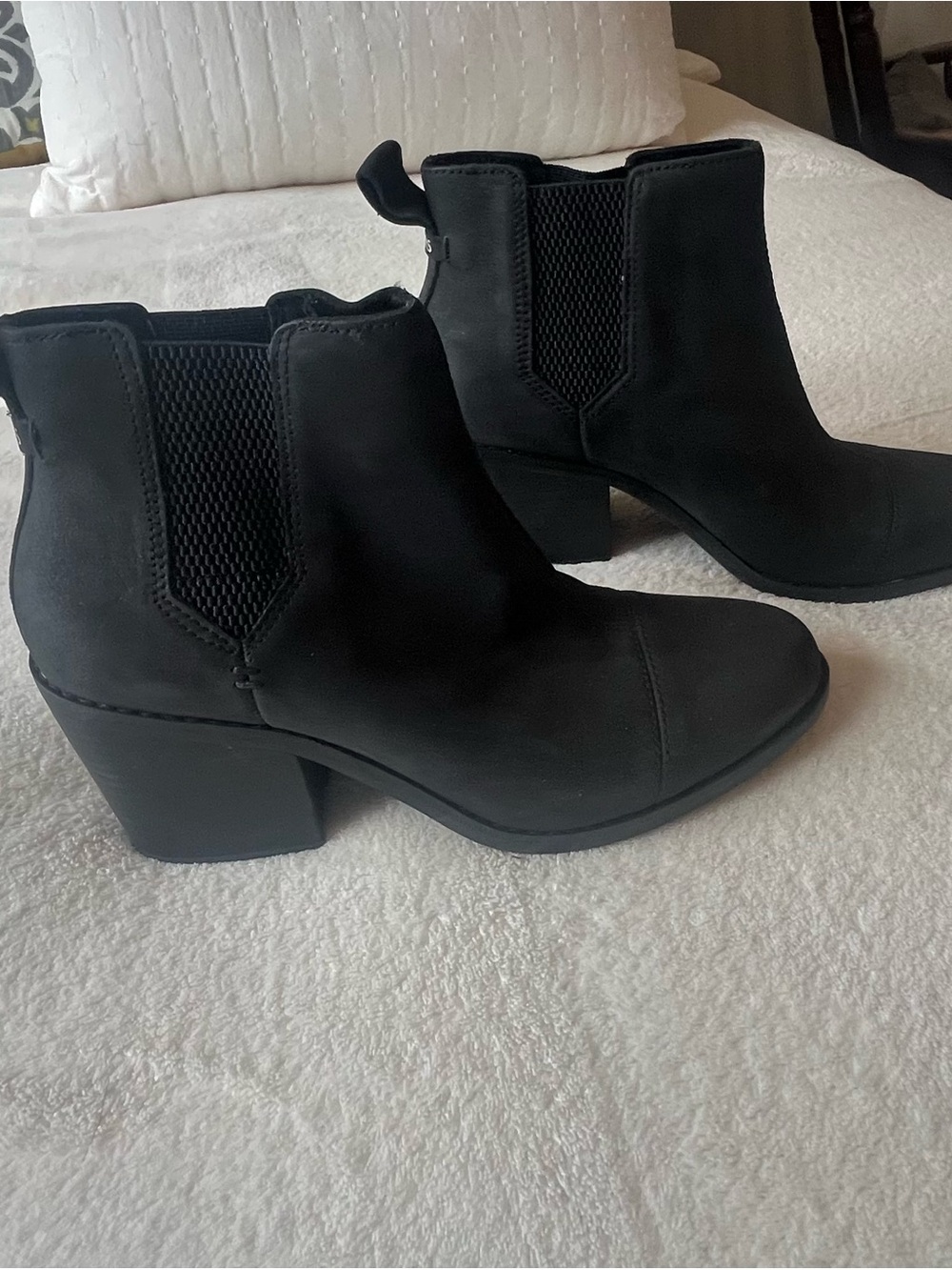 Toms Women’s Everly Black Suede Chelsea Ankle Boots with Block Heel
